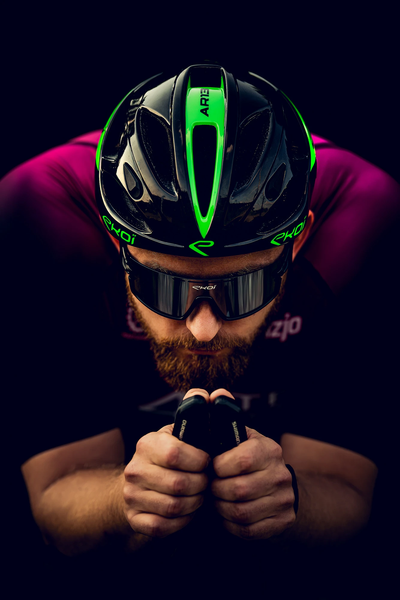 zdjęcie rowerzysty wykonane obiektywem SIGMA 200 mm F2 DG OS Sports